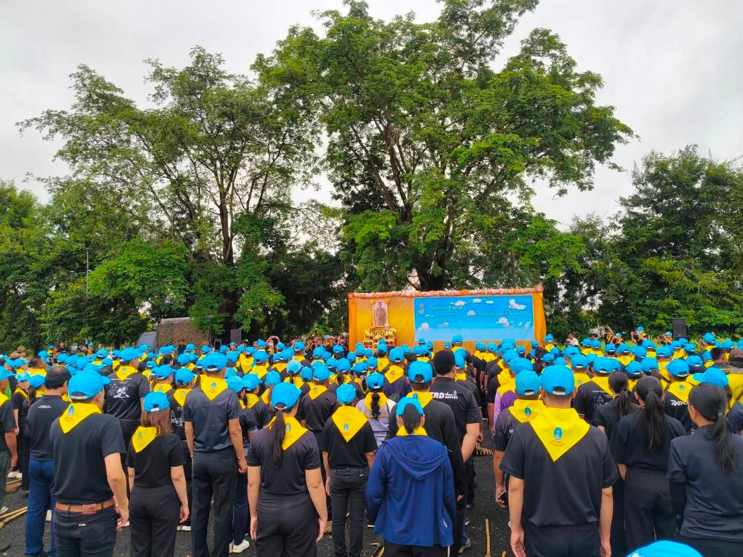 title - ร่วมพิธีเจริญพระพุทธมนต์และพิธีทำบุญตักบาตรถวายพระราชกุศล พิธีปล่อยพันธุ์สัตว์น้ำ กิจกรรมจิตอาสาพัฒนาบริเวณอ่างเก็บน้ำพุทธอุทยาน และพิธีถวายเครื่องราชสักการะและวางพานพุ่มและพิธีจุดเทียนชัยถวายพระพรชัยมงคล พระบาทสมเด็จพระเจ้าอยู่หัว